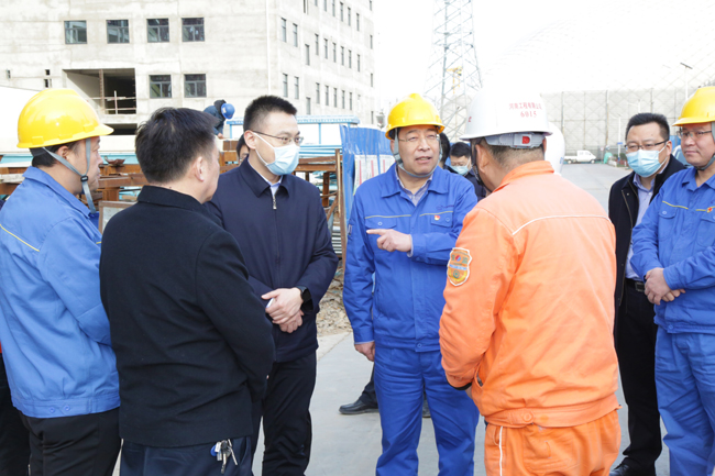 新安縣委副書(shū)記、縣長(zhǎng)王智一行調(diào)研萬(wàn)基控股集團(tuán)項(xiàng)目建設(shè)進(jìn)度