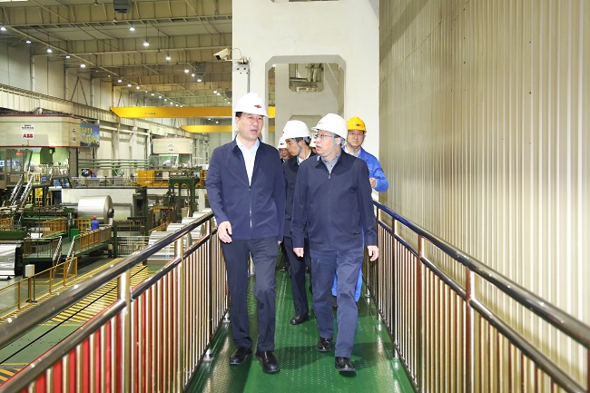 鞏義市委副書記、市長張東輝一行到萬基控股集團(tuán)調(diào)研